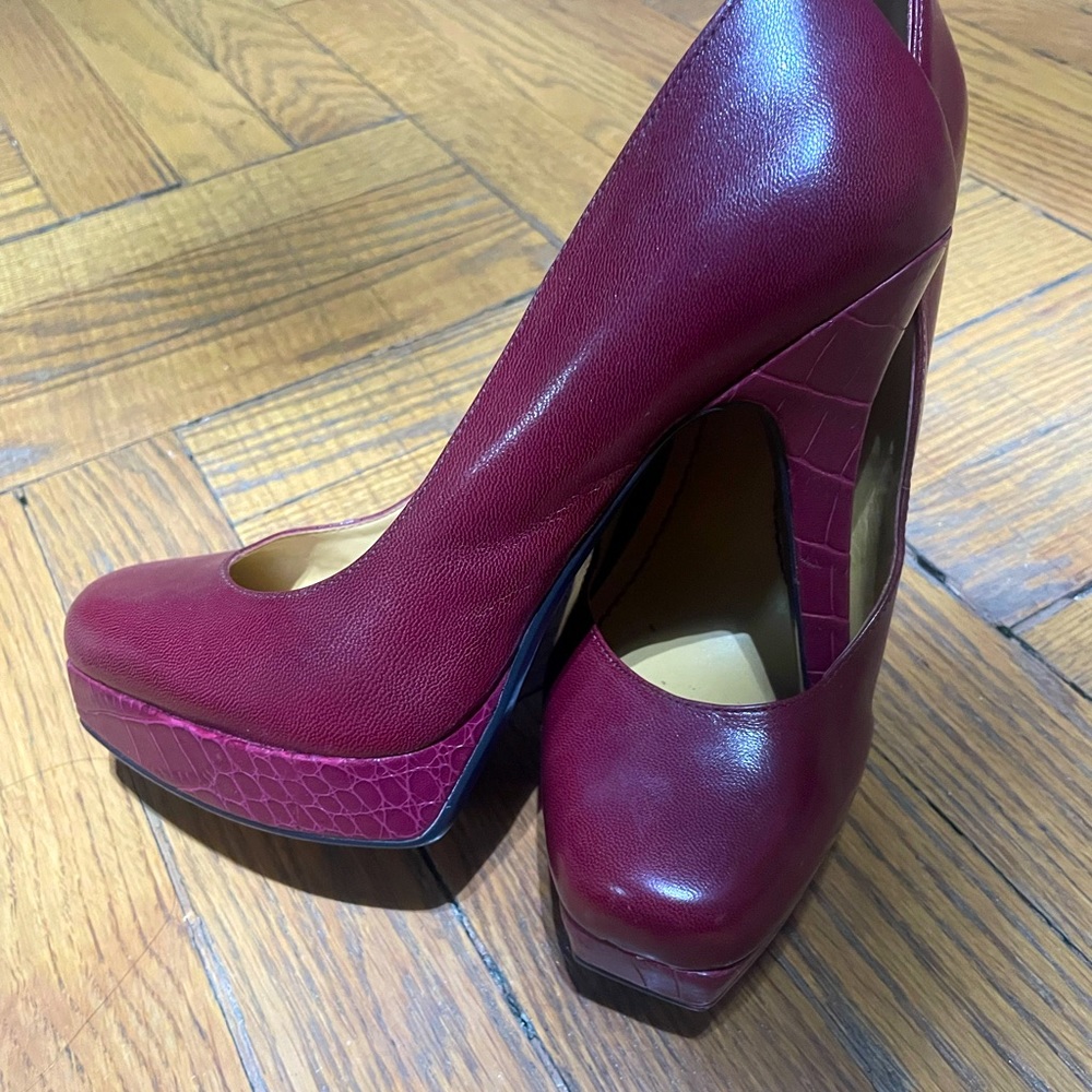 Nine West burgundy platform heels